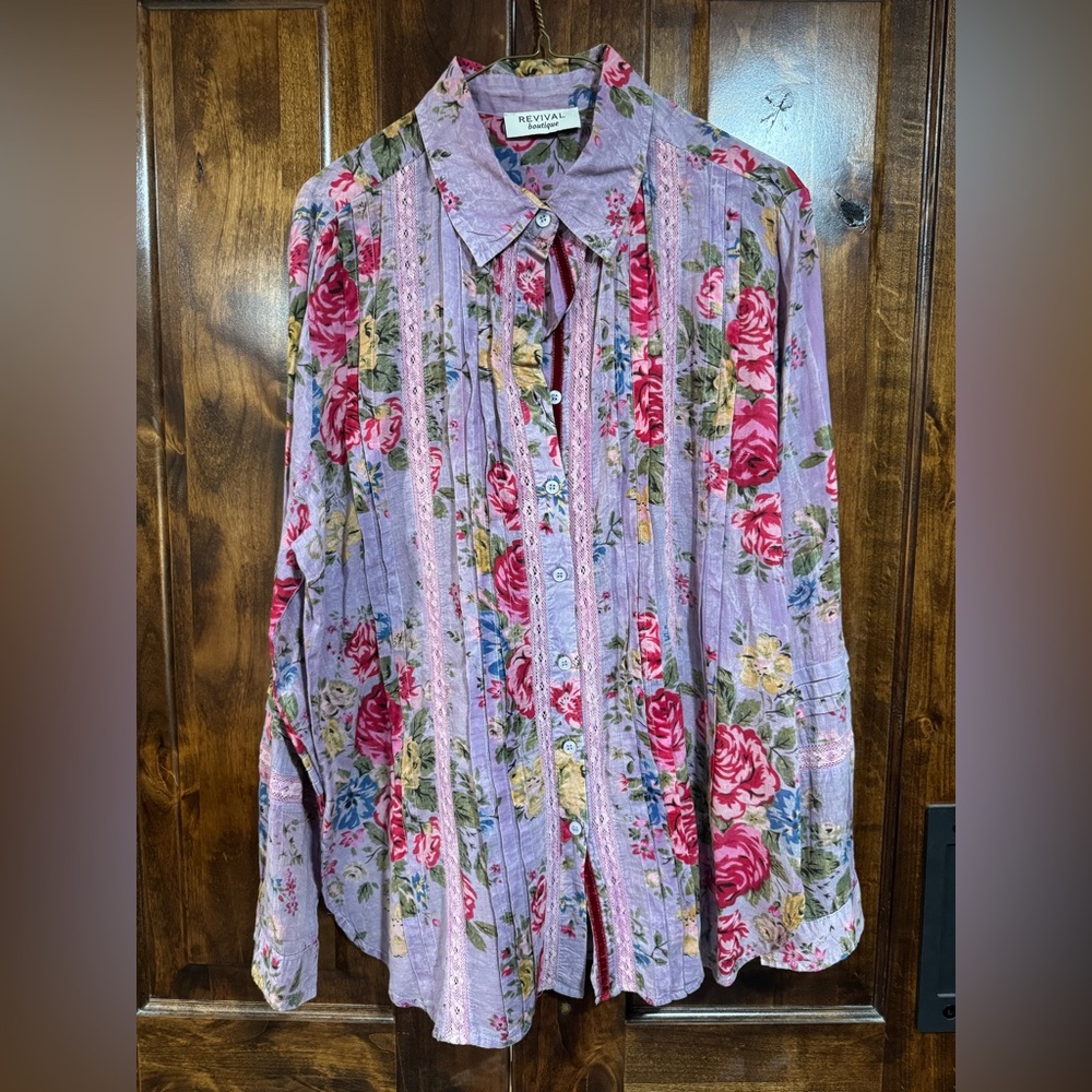 Vintage Floral Button-Up Blouse